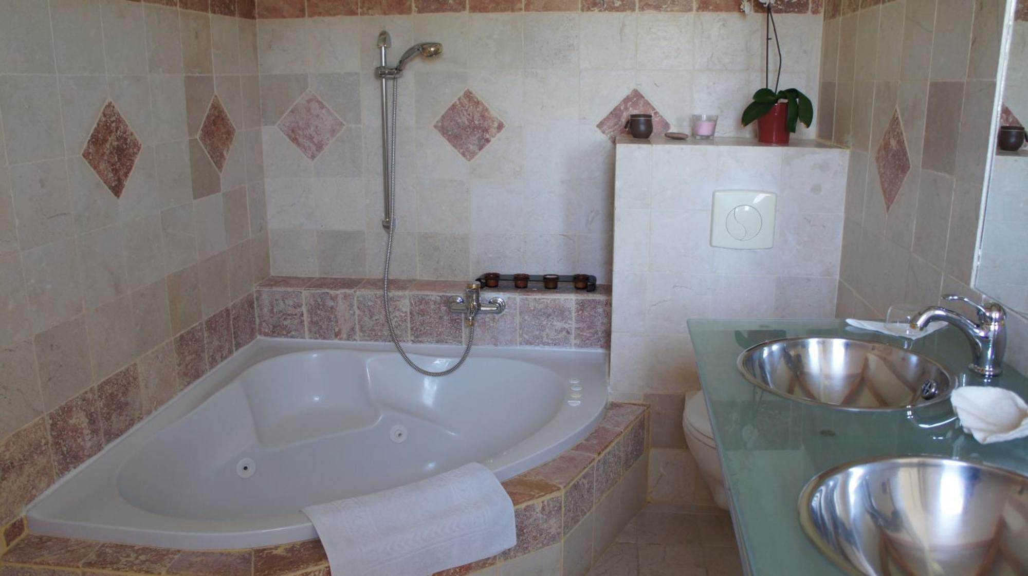 Chambre D'Hotes Ananda Систерон Екстериор снимка